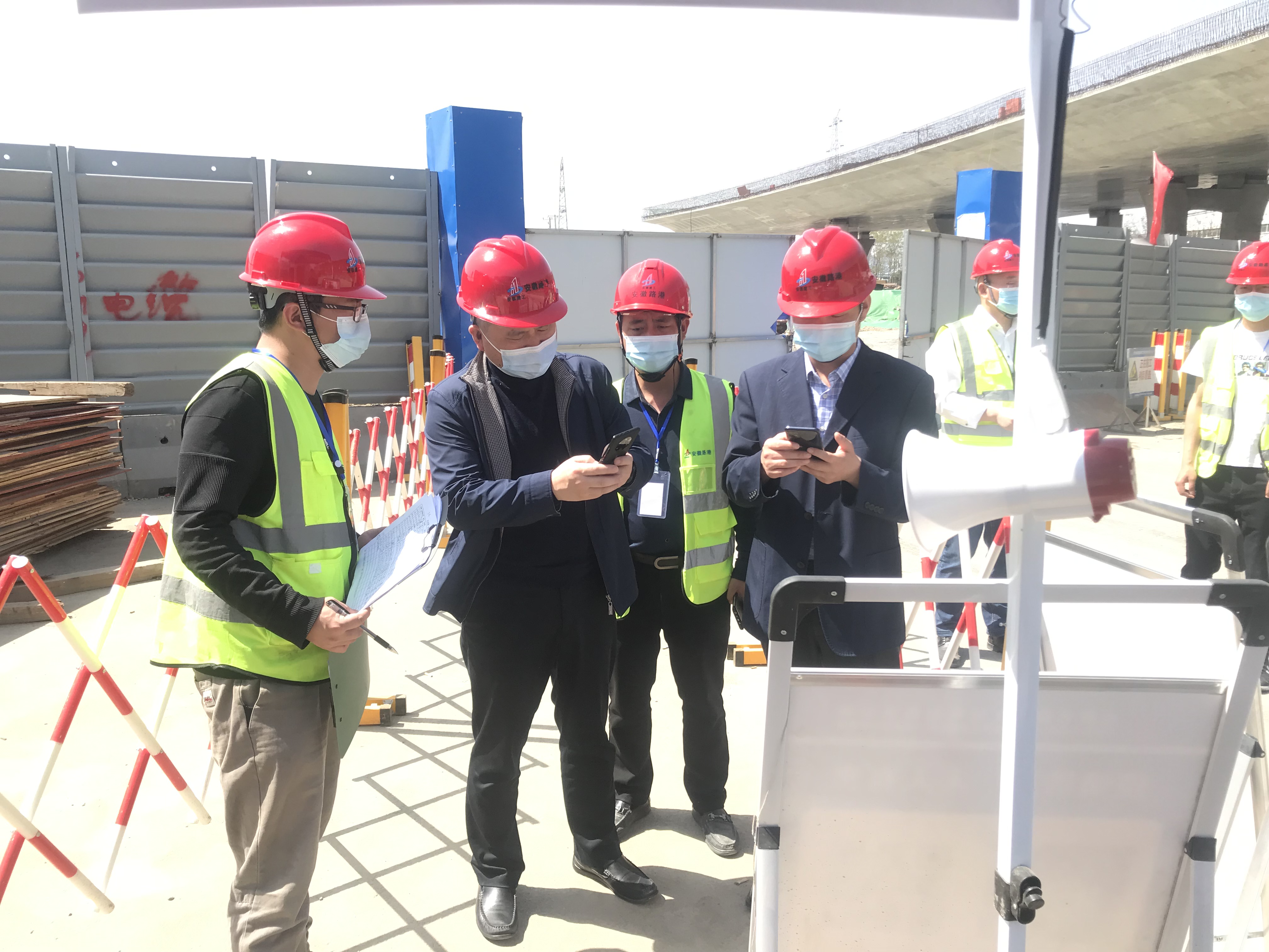 23（公司黨委副書(shū)記、總經(jīng)理錢(qián)葉琳赴項目一線(xiàn)調研）.JPG