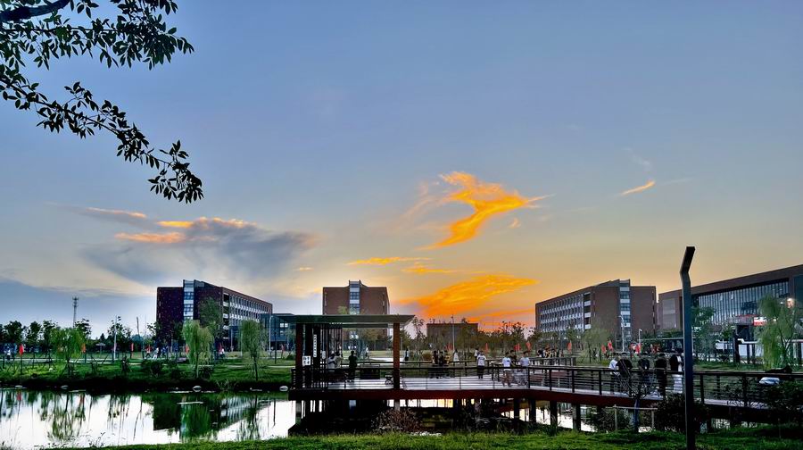 調整大小 高保東-2020級汽車(chē)維修五年高級水湖3班.jpg