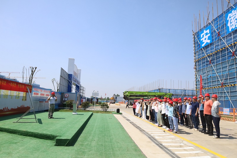 1685613967420162.jpg 三公司宣誓 (2).JPG