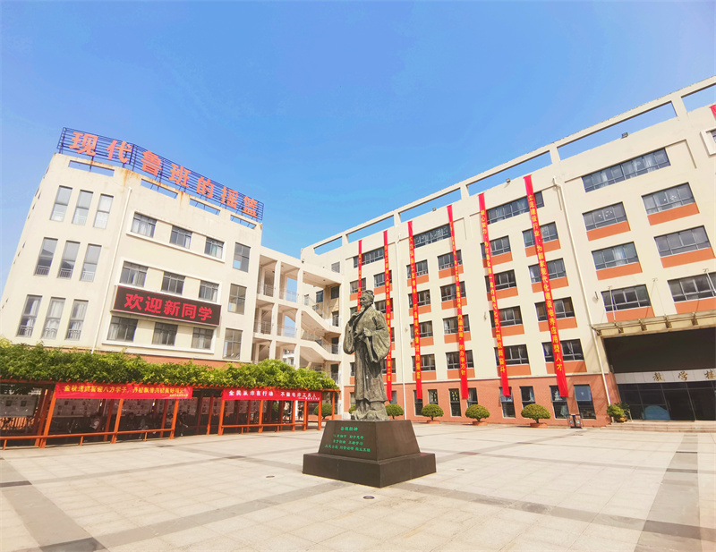 新生報到現場(chǎng) (10).jpg 新生報到現場(chǎng) (10).jpg